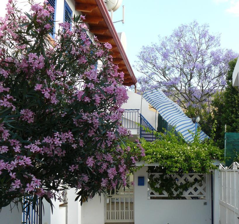 Hotel La Jacaranda SantʼAntìoco Exterior foto
